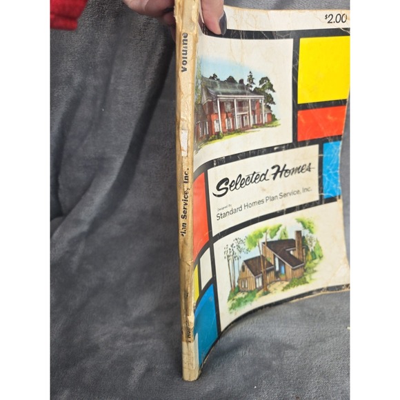 Selected Homes Designed By Standard Homes Plan Service Inc Book 1970s? - Picture 2 of 16